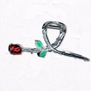 6068. Silvertone Rose Hair Claw